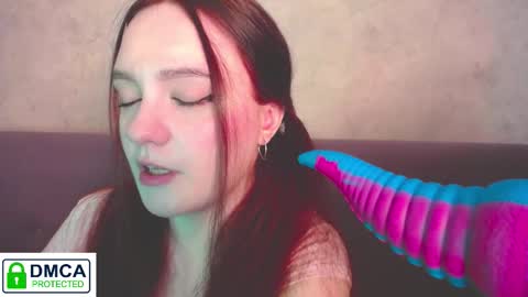 Snapshot of alyssa__scarlet chatting on October 31, 9:43 am Alyssa online show from October 31, 9:43 am