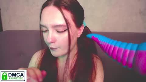 Snapshot of alyssa__scarlet chatting on November 24, 2:33 am Alyssa online show from November 24, 2:33 am