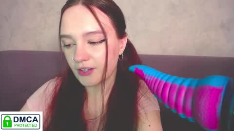 Snapshot of alyssa__scarlet chatting on December 15, 9:24 am Alyssa online show from December 15, 9:24 am