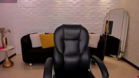 Aly  online show from November 8, 11:21 am