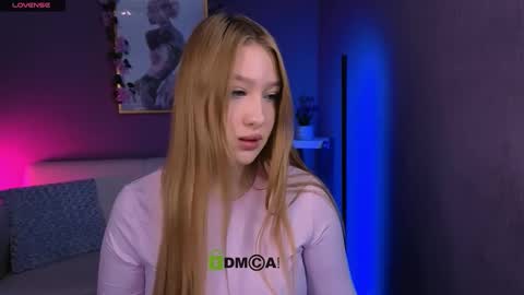 alyssamoan online show from December 15, 8:46 pm