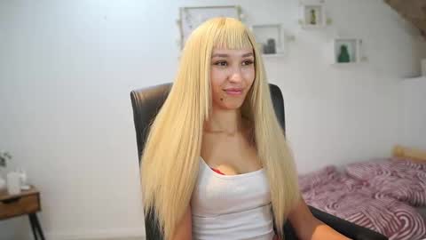 Amai  Liu online show from September 22, 6:32 pm