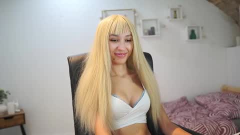 Amai  Liu online show from October 3, 5:43 pm
