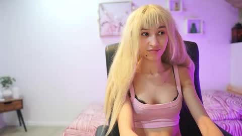 Amai  Liu online show from February 9, 2:10 pm