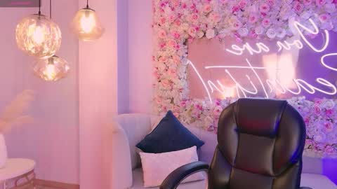 Amaia Haywood online show from December 5, 5:27 am