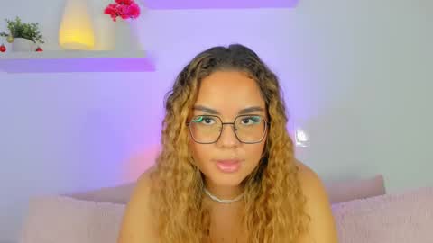 Snapshot of amalia_bennet chatting on February 6, 9:17 pm amalia bennet online show from February 6, 9:17 pm