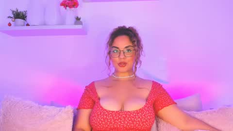 Snapshot of amalia_bennet chatting on February 19, 7:27 pm amalia bennet online show from February 19, 7:27 pm