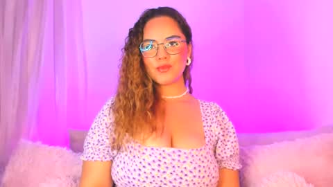 Snapshot of amalia_bennet chatting on March 7, 2:04 am amalia bennet online show from March 7, 2:04 am