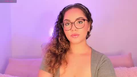 Snapshot of amalia_bennet chatting on June 19, 3:49 pm amalia bennet online show from June 19, 3:49 pm