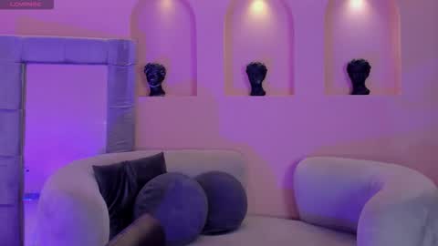 Amalia cruss online show from February 11, 8:25 pm