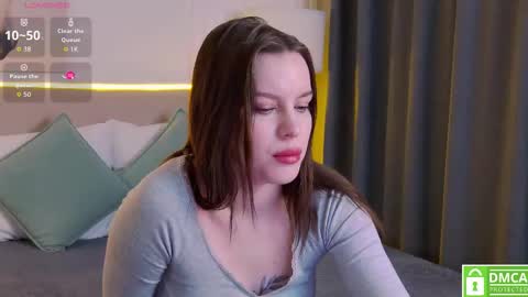 Amalia online show from December 17, 1:06 pm