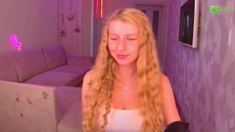 Snapshot of amaliaqueen999 chatting on October 26, 1:17 pm Amalia online show from October 26, 1:17 pm