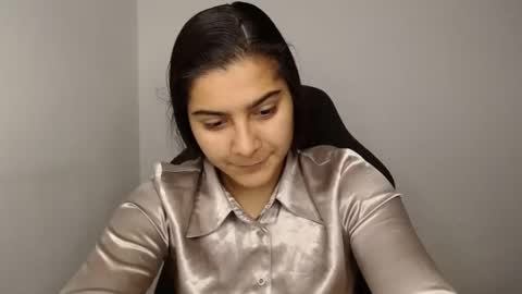 The queen of the biceps  online show from December 5, 12:00 pm