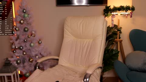 Amanda  fox online show from December 2, 1:24 pm