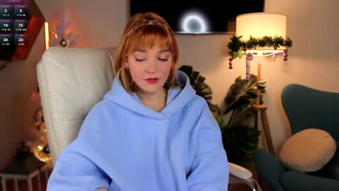Amanda  fox online show from December 15, 7:13 am