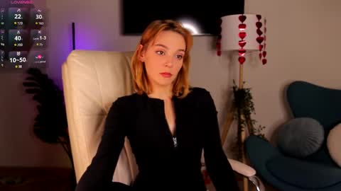 Amanda  fox online show from February 26, 4:45 pm