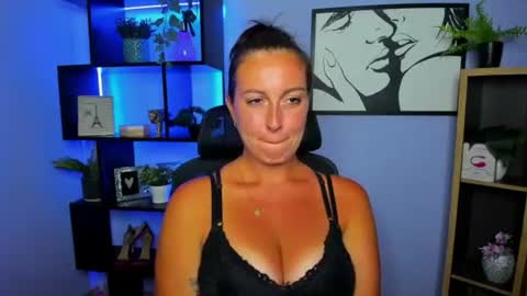 Amanda online show from July 30, 2:38 pm