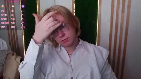 Hi im Amanda online show from June 27, 11:59 am