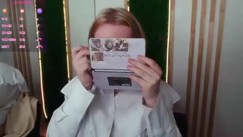 Hi im Amanda online show from June 27, 12:22 pm