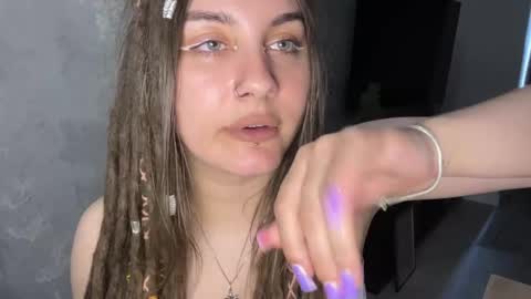 Amanda online show from April 18, 8:07 am