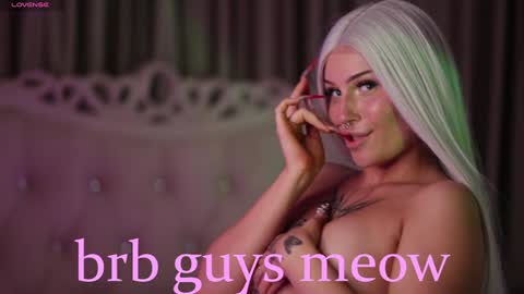 Amanda Farrell online show from December 2, 12:18 pm