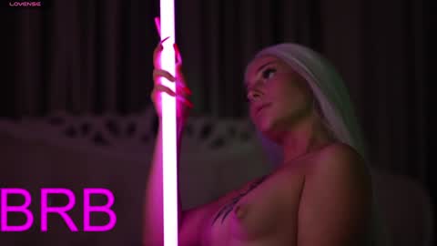 Amanda Farrell online show from January 7, 12:20 pm