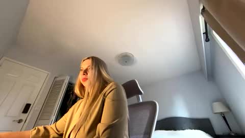 Snapshot of amandainbloom chatting on May 17, 2:09 am Amanda online show from May 17, 2:09 am