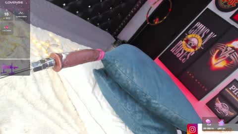 Snapshot of amandajoness_ chatting on December 22, 6:48 pm amandajoness online show from December 22, 6:48 pm