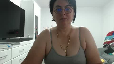 Snapshot of amandamuller1982 chatting on September 12, 9:42 am Anda online show from September 12, 9:42 am