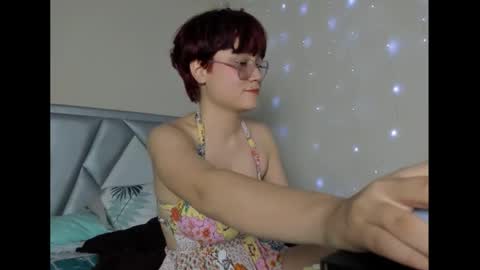 Snapshot of amapolasispanian chatting on October 13, 9:26 pm Amapola online show from October 13, 9:26 pm