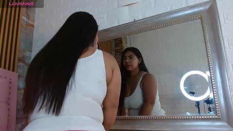 Snapshot of amara__hank chatting on November 10, 1:43 pm amara__hank online show from November 10, 1:43 pm