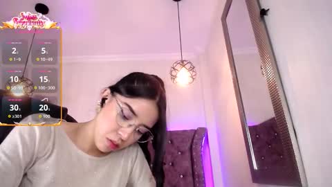 amara_davis1 online show from February 3, 6:22 am