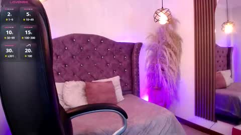 amara_davis1 online show from March 1, 4:03 am