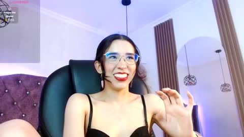 amara_davis1 online show from March 28, 4:45 am