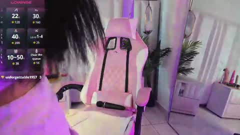 Snapshot of amara_lunee chatting on June 13, 4:54 am AMARA online show from June 13, 4:54 am