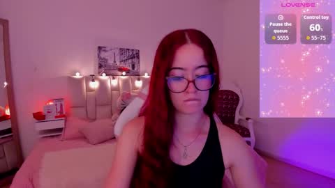 Snapshot of amaraa_couper1 chatting on December 19, 4:19 am amaraa_couper1 online show from December 19, 4:19 am