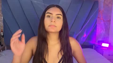 Snapshot of amarahanks_ chatting on November 3, 11:55 am amarahanks_ online show from November 3, 11:55 am