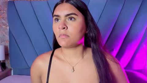 Snapshot of amarahanks_ chatting on November 5, 11:32 am amarahanks_ online show from November 5, 11:32 am