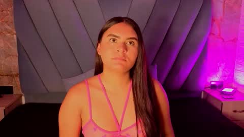 Snapshot of amarahanks_ chatting on November 6, 11:44 am amarahanks_ online show from November 6, 11:44 am