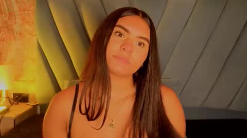 Snapshot of amarahanks_ chatting on November 8, 11:32 am amarahanks_ online show from November 8, 11:32 am