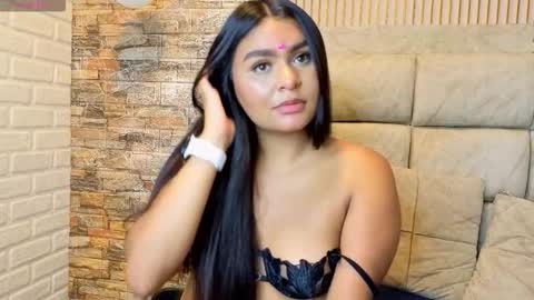 amarahanks_ online show from January 9, 8:54 pm