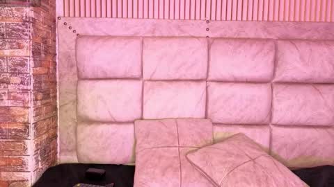 amarahanks_ online show from February 25, 9:35 pm