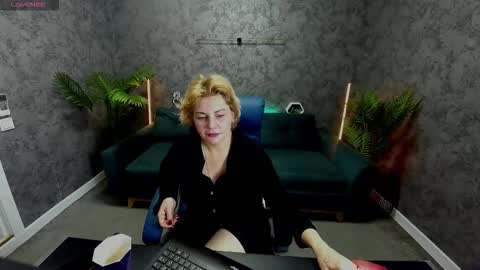 Sofia online show from November 19, 8:31 pm