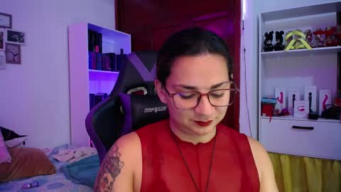 Susan online show from December 9, 10:30 pm