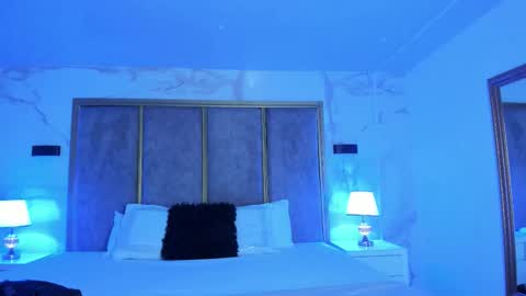 Emily online show from December 19, 11:28 am