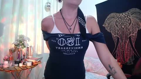Snapshot of amatista_riveera chatting on January 28, 11:28 pm Amatista Next stream 9 DEC 1 PM COLOMBIAN TIME miss u and love u online show from January 28, 11:28 pm