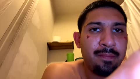 Snapshot of amature59 chatting on February 8, 2:04 am Jamesy online show from February 8, 2:04 am