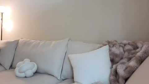 Snapshot of amaya_floress chatting on May 9, 2:22 pm amaya_floress online show from May 9, 2:22 pm