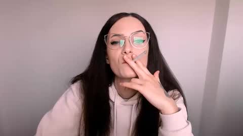 Snapshot of amazingeyes89 chatting on November 12, 8:15 am Izza online show from November 12, 8:15 am