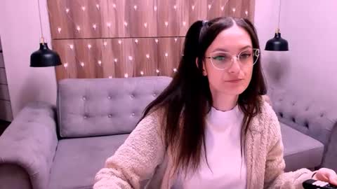 Snapshot of amazingeyes89 chatting on February 3, 12:10 pm Izza online show from February 3, 12:10 pm